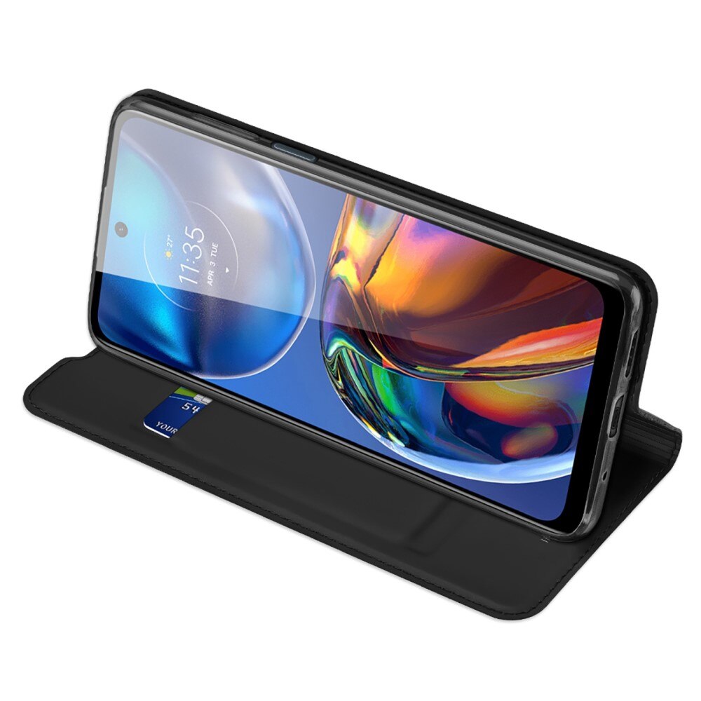Skin Pro Series Motorola Moto E32 - Musta