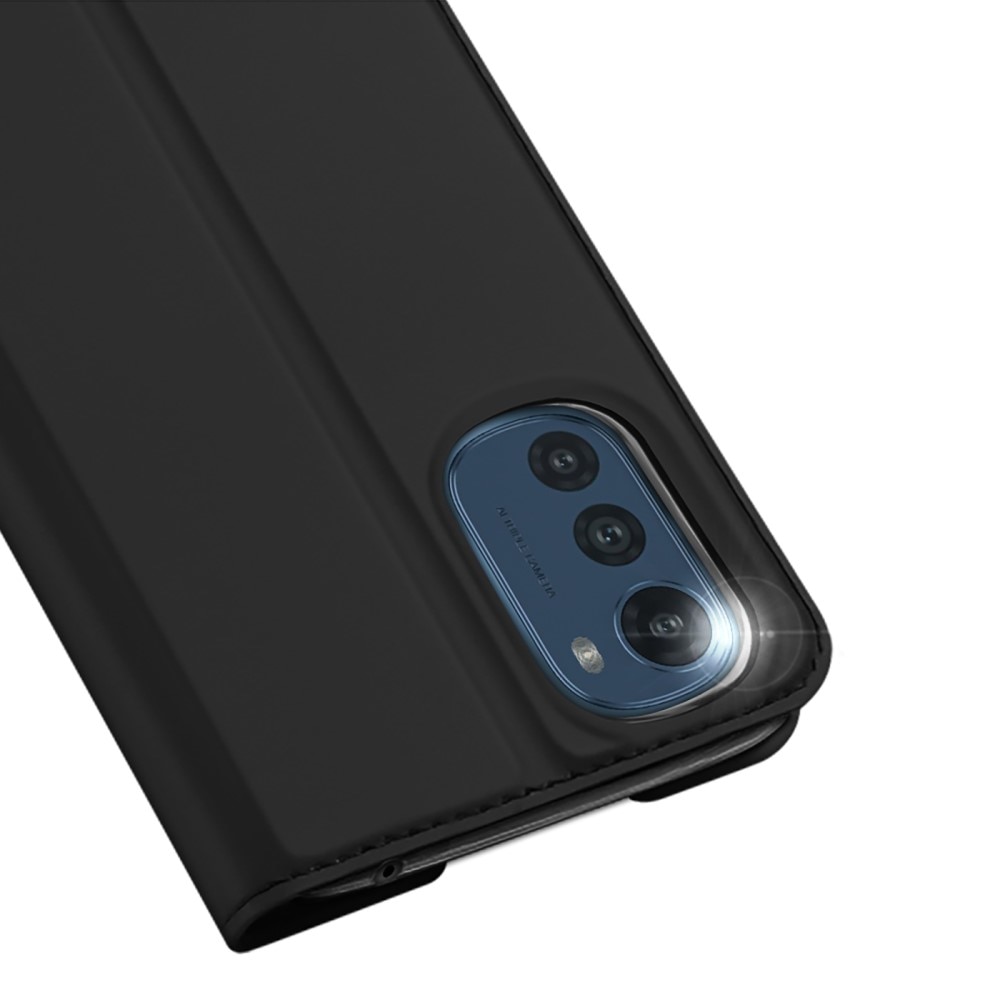 Skin Pro Series Motorola Moto E32 - Musta