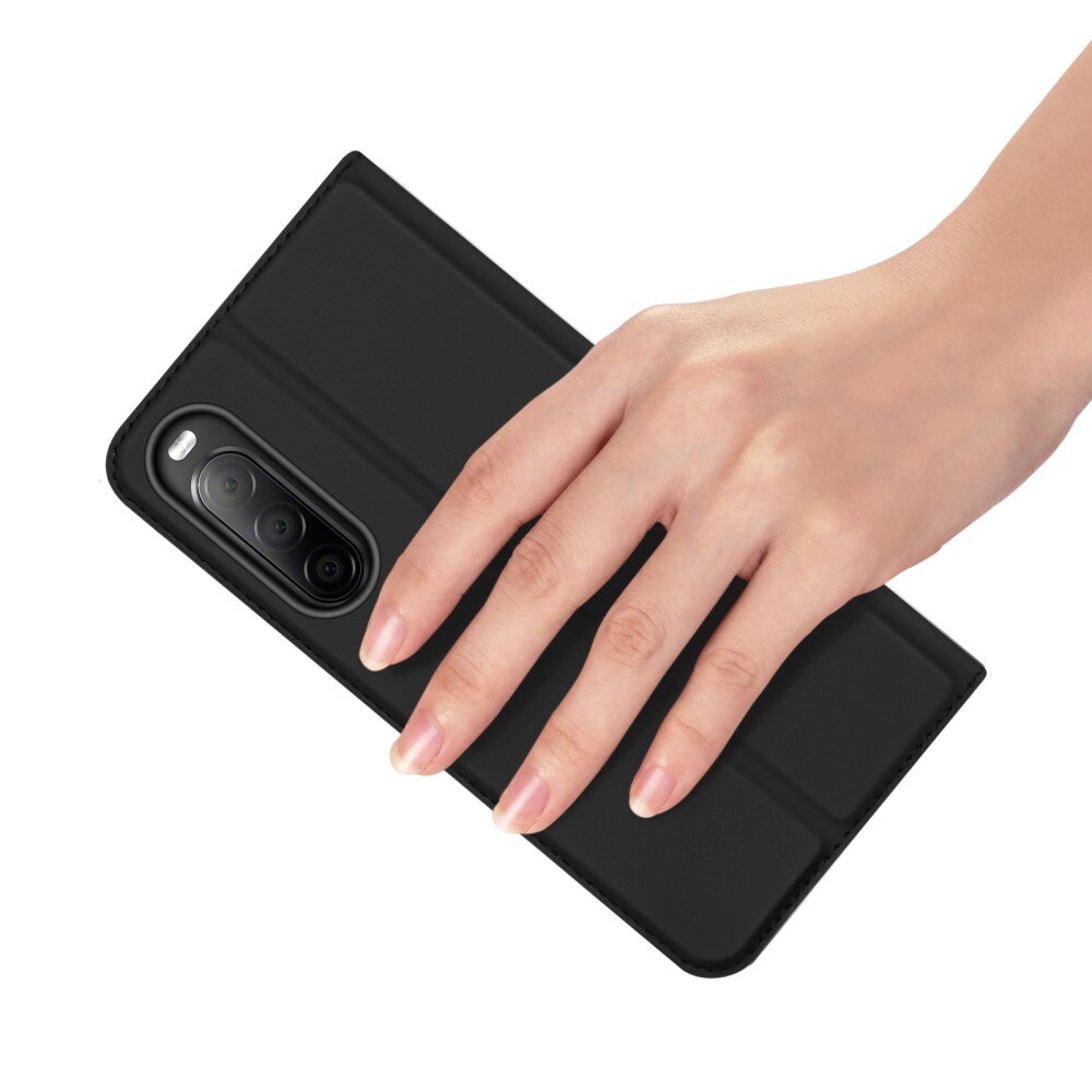 Skin Pro Series Sony Xperia 10 V - Musta