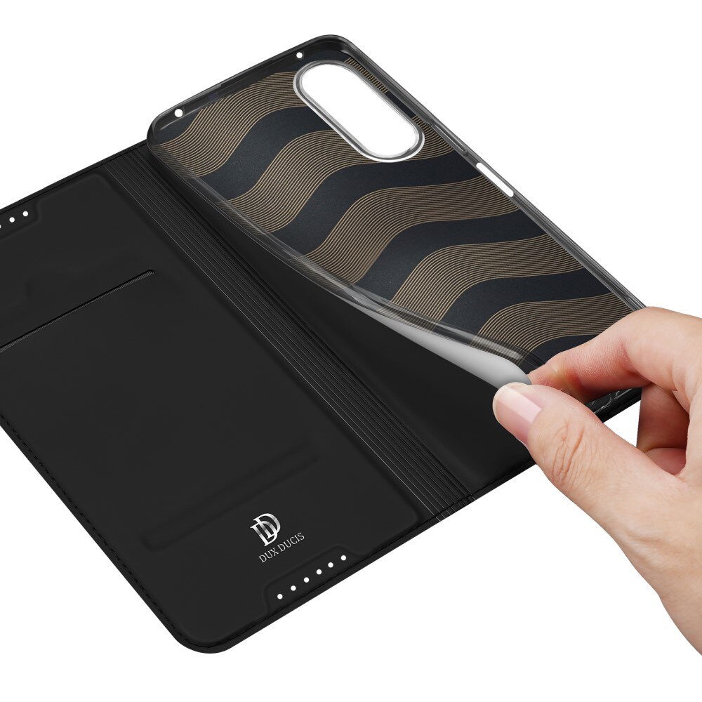 Skin Pro Series Sony Xperia 10 V - Musta