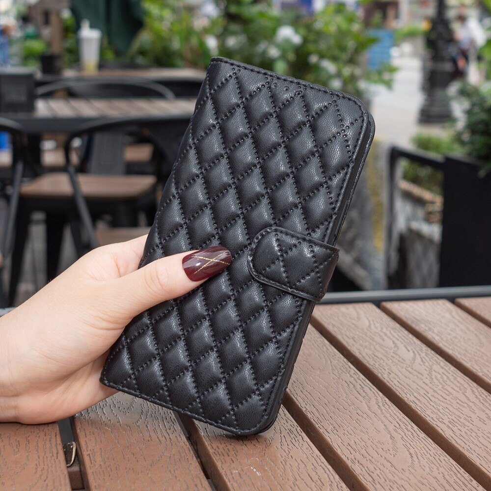 Lompakkokotelot iPhone 15 Quilted musta