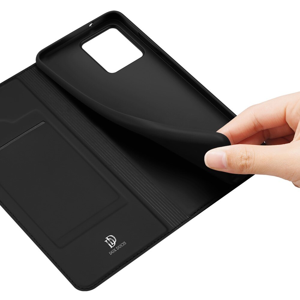 Skin Pro Series Motorola Moto G84 - Musta