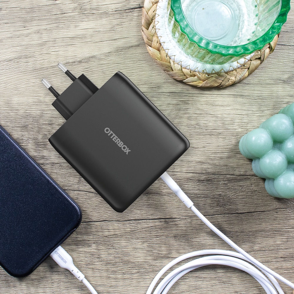 Seinälaturi USB-C Four Port 100W Black